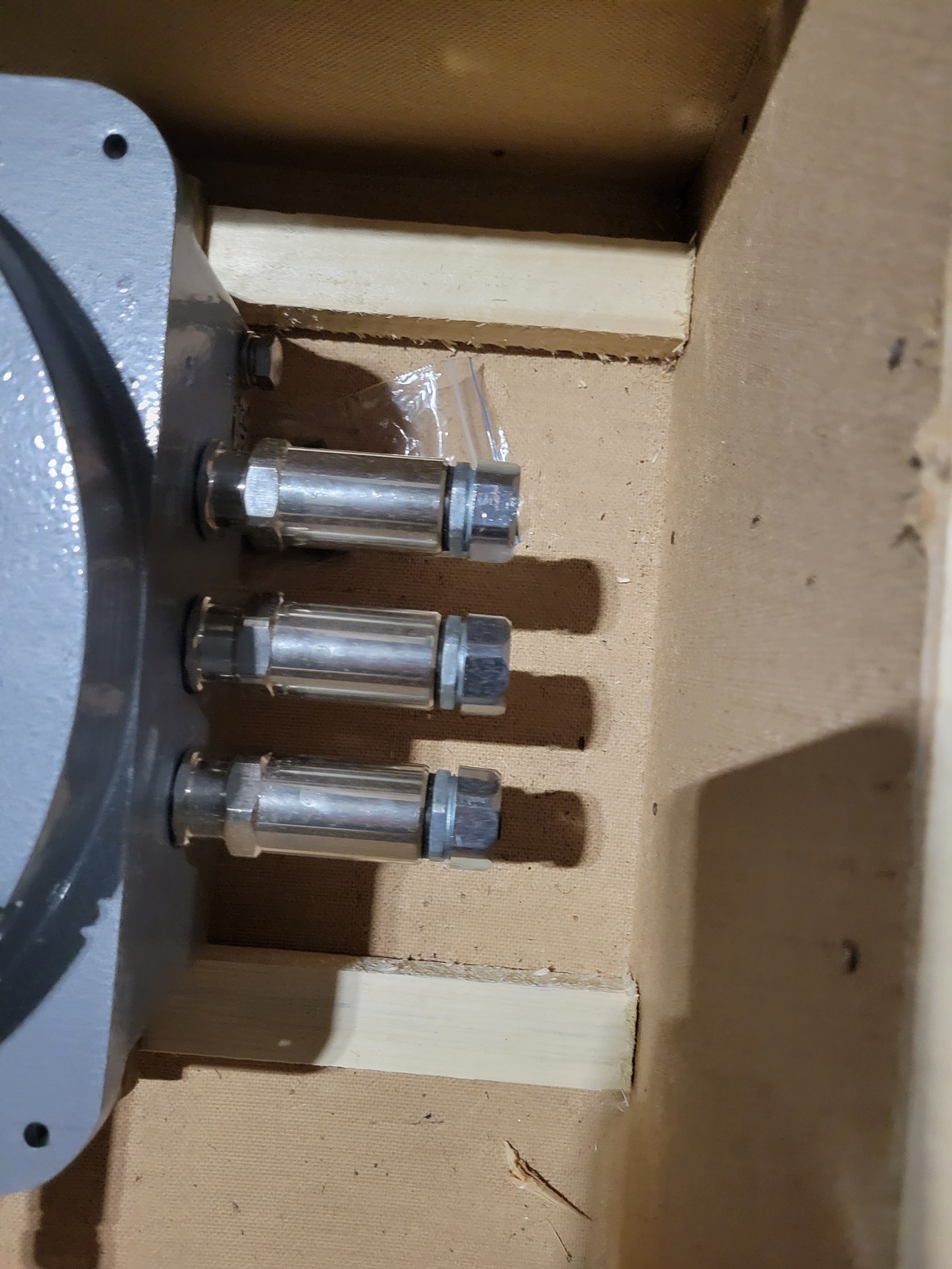 Коробка зажимов КЗВА-ВЭЛ3-24/24-(Л-2БТ-M16-ММРн-15)х3(A)-(Л-2БТ-M20-ММРн-15)х3(C)-(Л-2БТ-M20-ММРн-15)х3(D)-1ExdIICT6-В1,5 ПИНЮ.685 564.001 ТУ