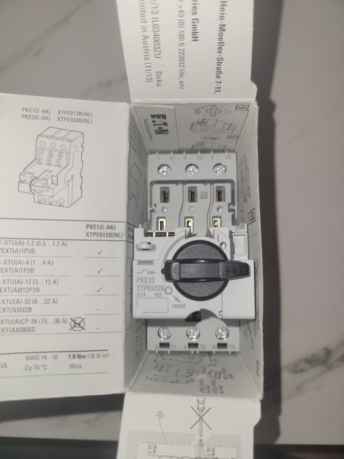 Выключатель автоматический EATON PKE32-32А 3P МТ 32А XTPE032BNL