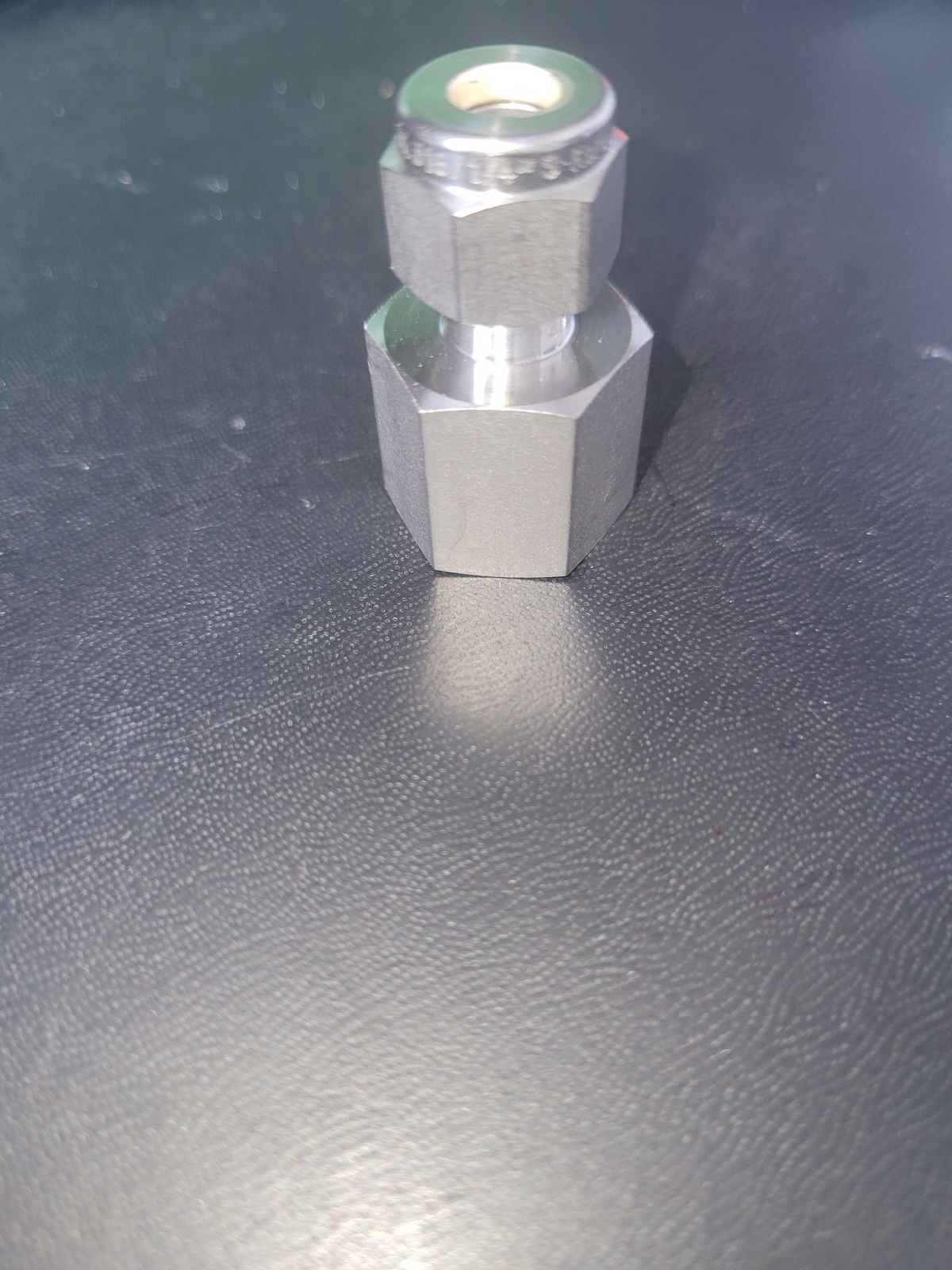 Штуцер DK-Lok DCF4-4N-SA