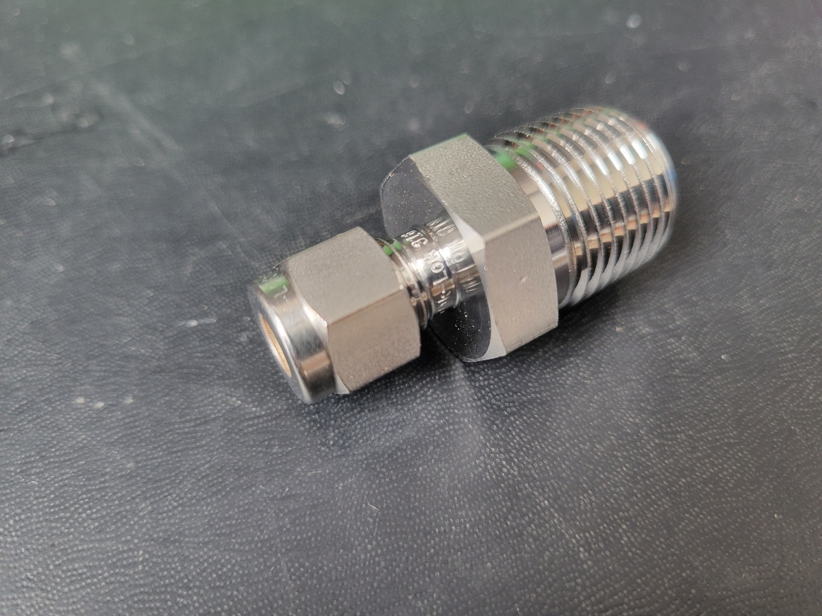 Штуцер DK-LoK DMC4-8N-SA
