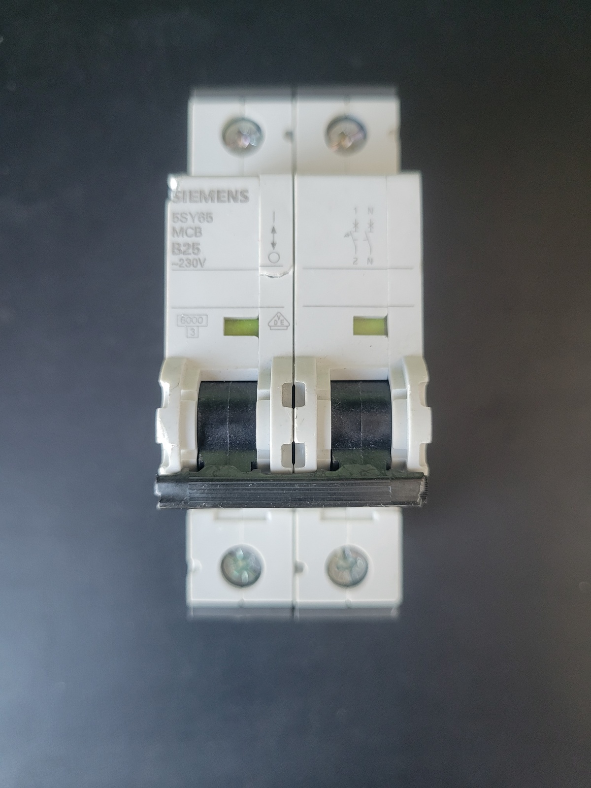 Автоматический выключатель Siemens 5SY6525‐6