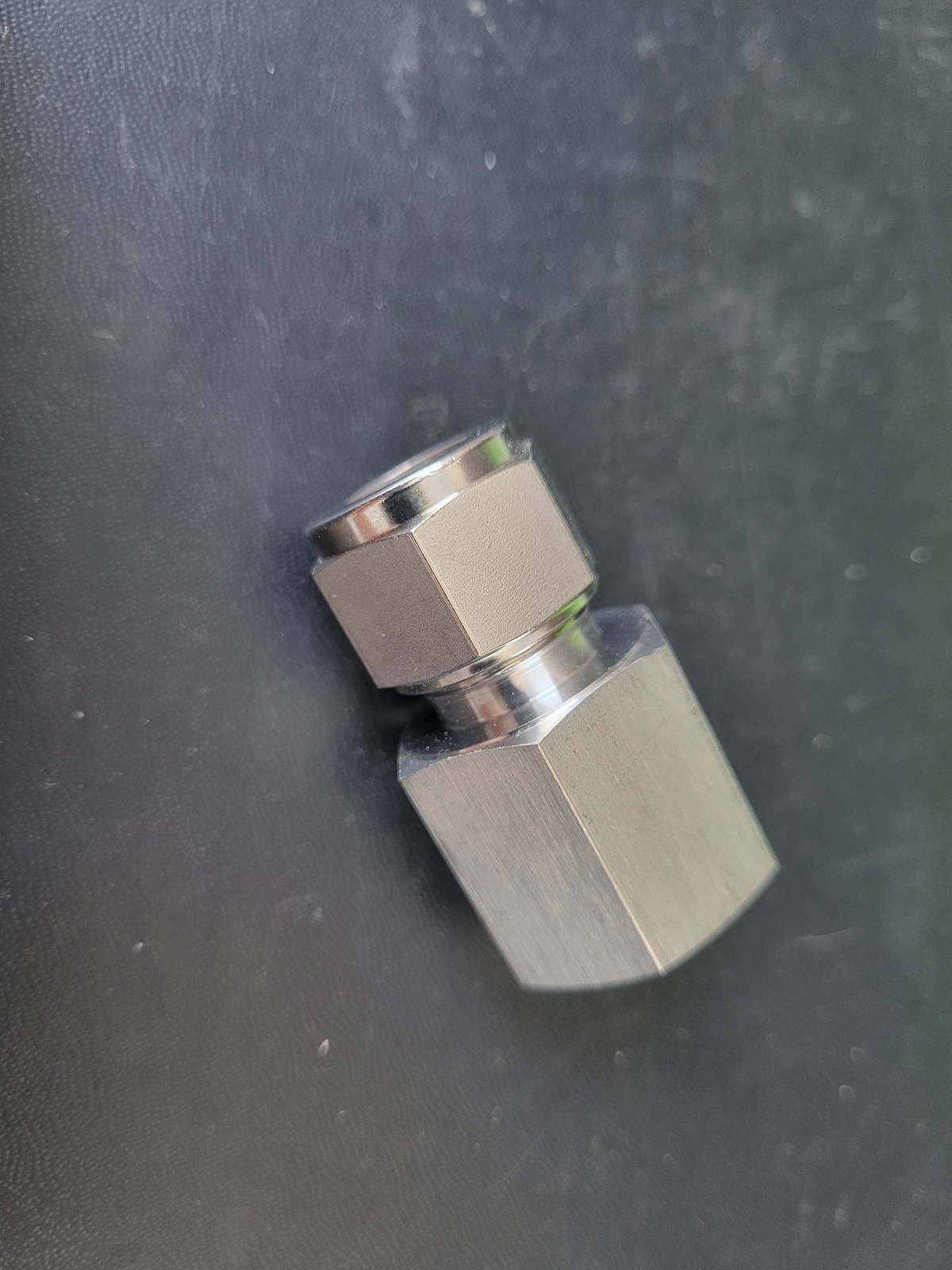 Штуцер DK-Lok DCF12M-8GG-SA
