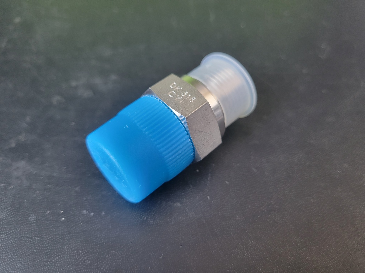 Фитинг резьбовой DK-Lok GNR-8N-20M15-S